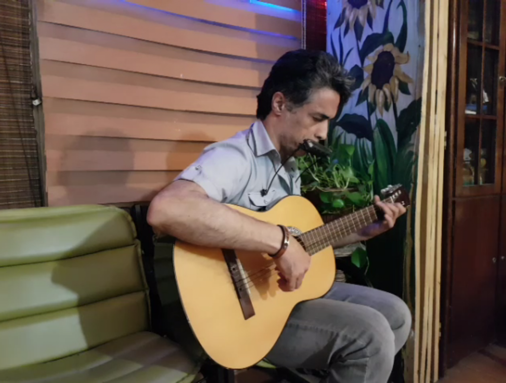 بیگانه ای در شب